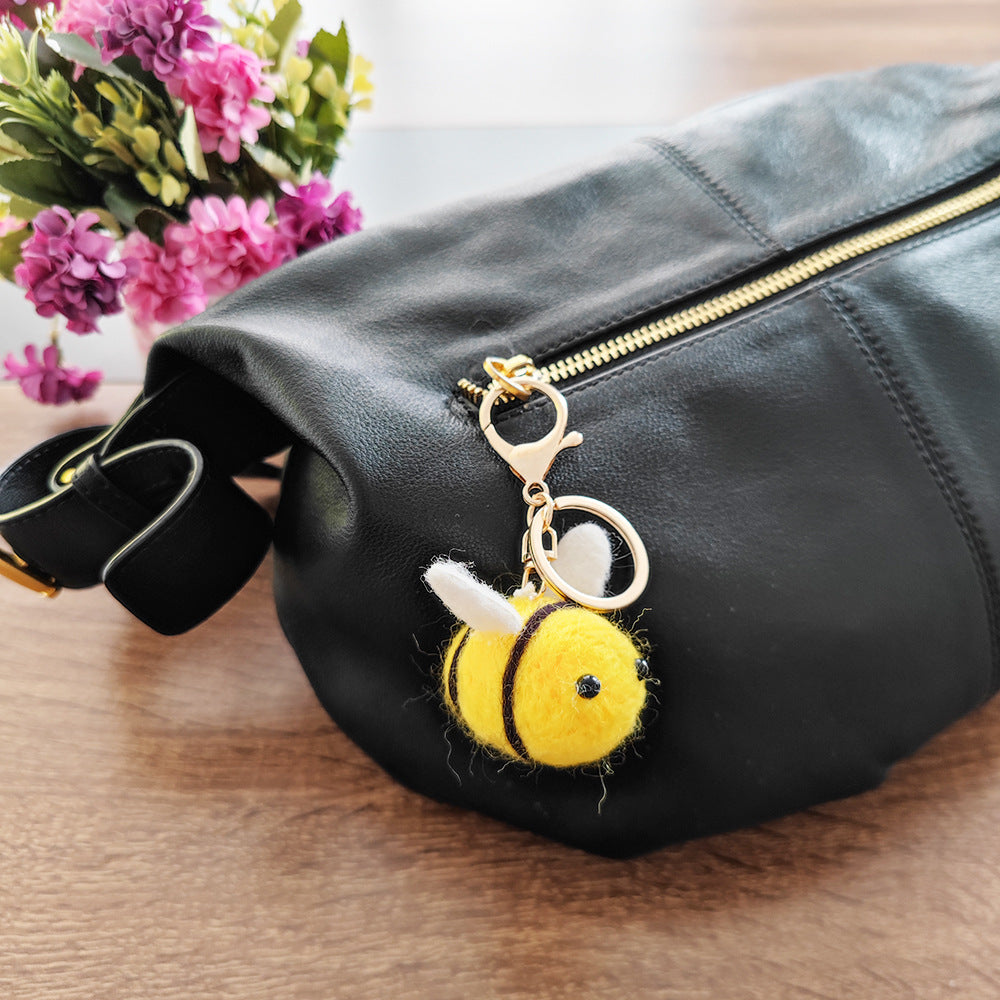 Wholesale Small Animal Bee Wool Felt Keychain